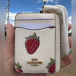 Coach Zip Card Case With Strawberry Print Coated Canvas in Gold/Chalk Multi NWT